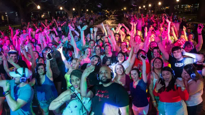 Silent Disco_Los Angeles, silent disco dj, silent disco headphones, silent disco rental, silent disco party, high-quality Silent Disco equipment. Let’s dive into why Silent Disco parties are making waves,