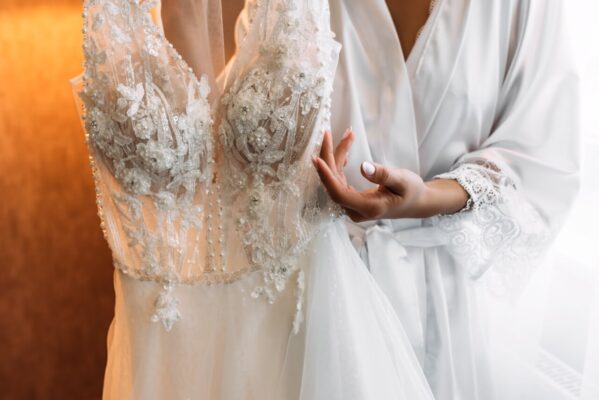 wedding dress, how to find wedding dress, what to look for in a dress for wedding, Unveiling Elegance: The Top 5 Wedding Dress Stores in Los Angeles